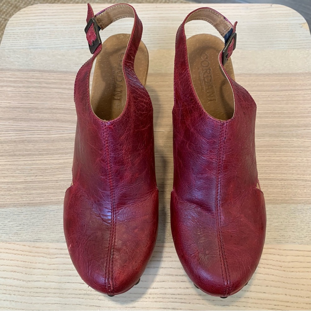 Women's Red Leather Clogs - Picture 5 of 8